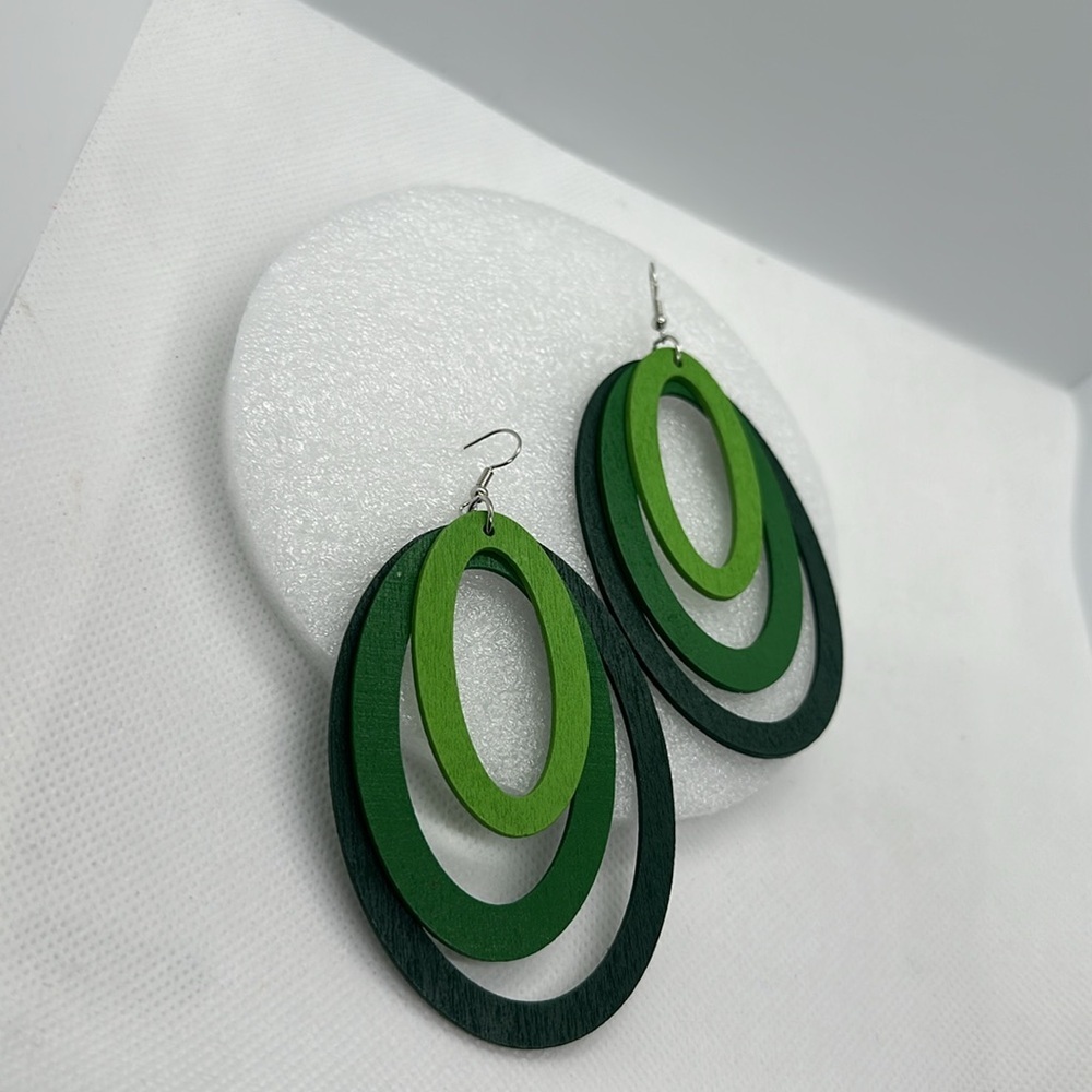 Minimalist style:Forest Green Wooden Earrings - Picture 11 of 11